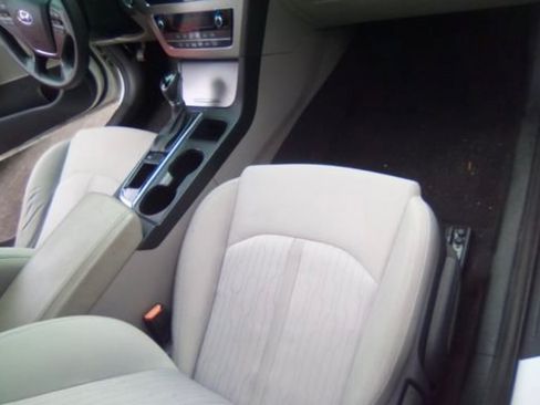 Used 2016 Hyundai Sonata Hybrid FWD image 18