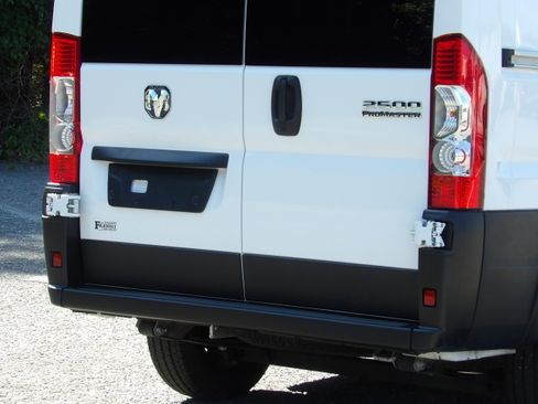Used 2025 RAM ProMaster 2500 136 FWD image 12