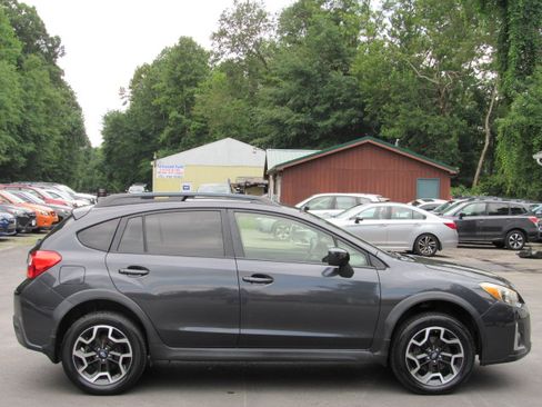 Used 2016 Subaru Crosstrek 2.0i Premium AWD/4WD image 11