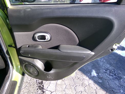 Used 2015 Kia Soul image 11