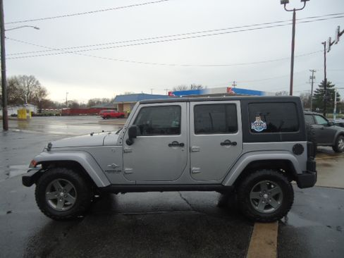Used 2013 Jeep Wrangler Freedom Edition image 16