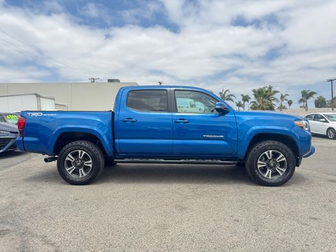 Used 2018 Toyota Tacoma TRD Sport RWD image 9