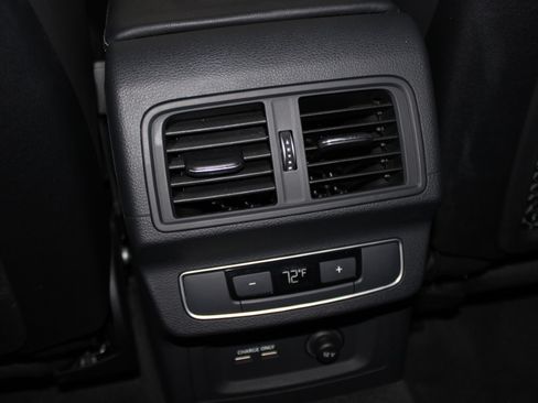 Used 2023 Audi SQ5 Premium image 33