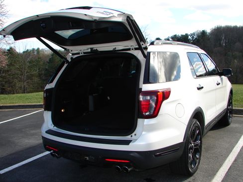 Used 2019 Ford Explorer Sport image 7