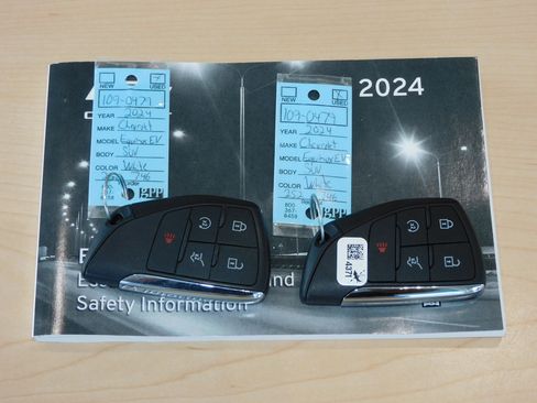 Used 2024 Chevrolet Equinox EV LT image 28