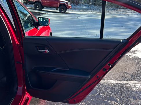 Used 2017 Honda Accord Sport image 16