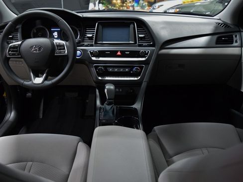 Used 2018 Hyundai Sonata FWD image 23