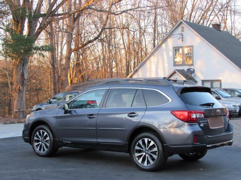 Used 2017 Subaru Outback 2.5i Limited image 7