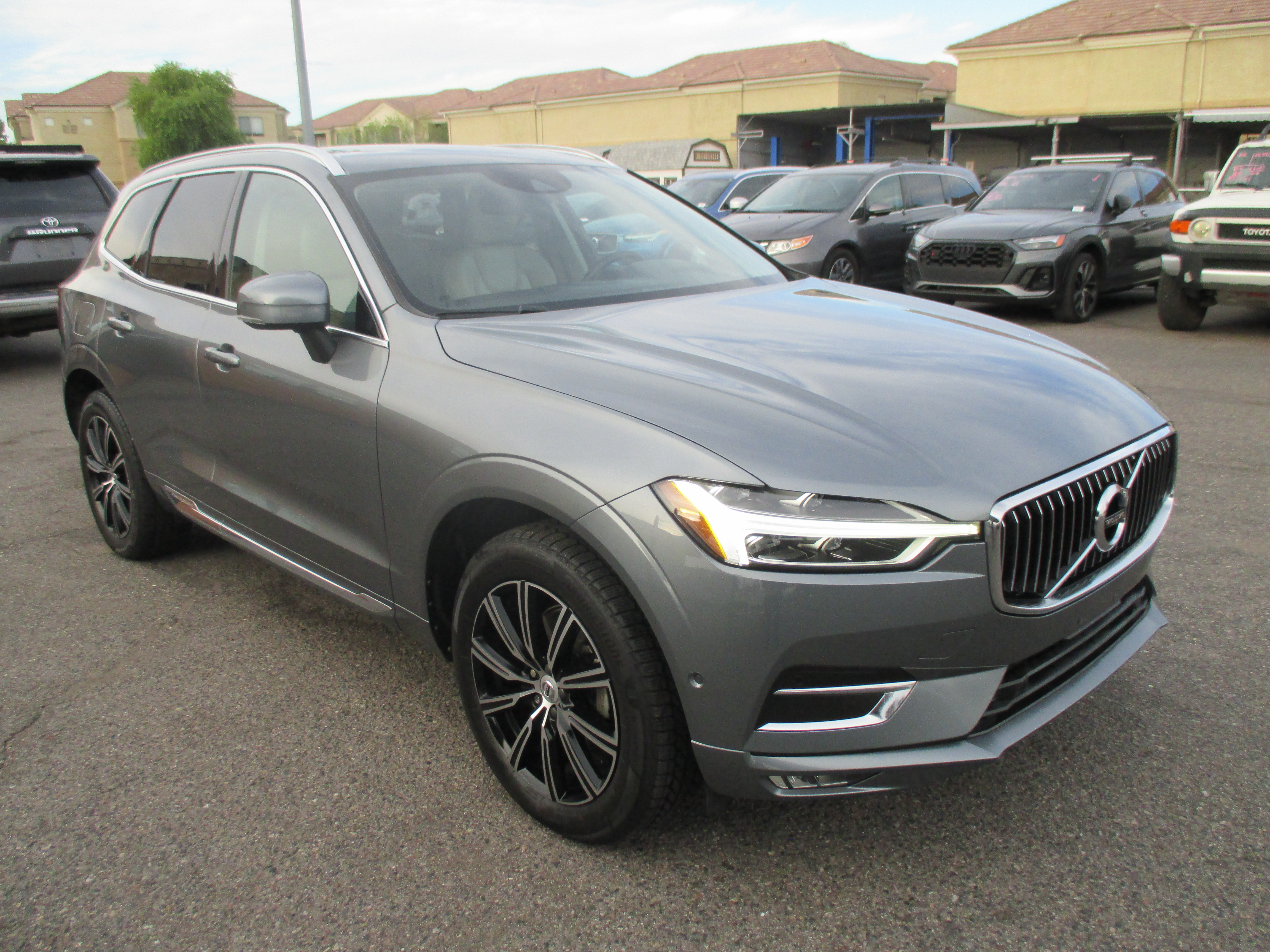 Used 2019 Volvo XC60 AWD T5 Inscription image 17