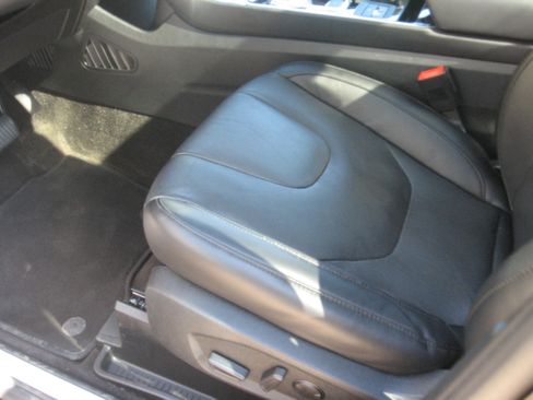 Used 2020 Ford Edge AWD Titanium image 9