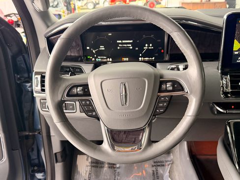 Used 2020 Lincoln Navigator Reserve image 8