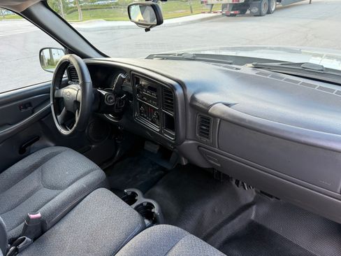 Used 2007 Chevrolet Silverado 1500 Classic W/T image 93