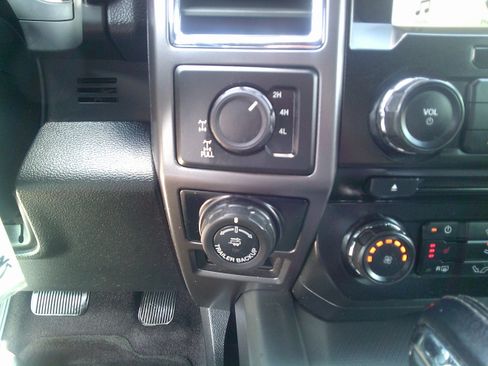 Used 2016 Ford F150 XLT image 19