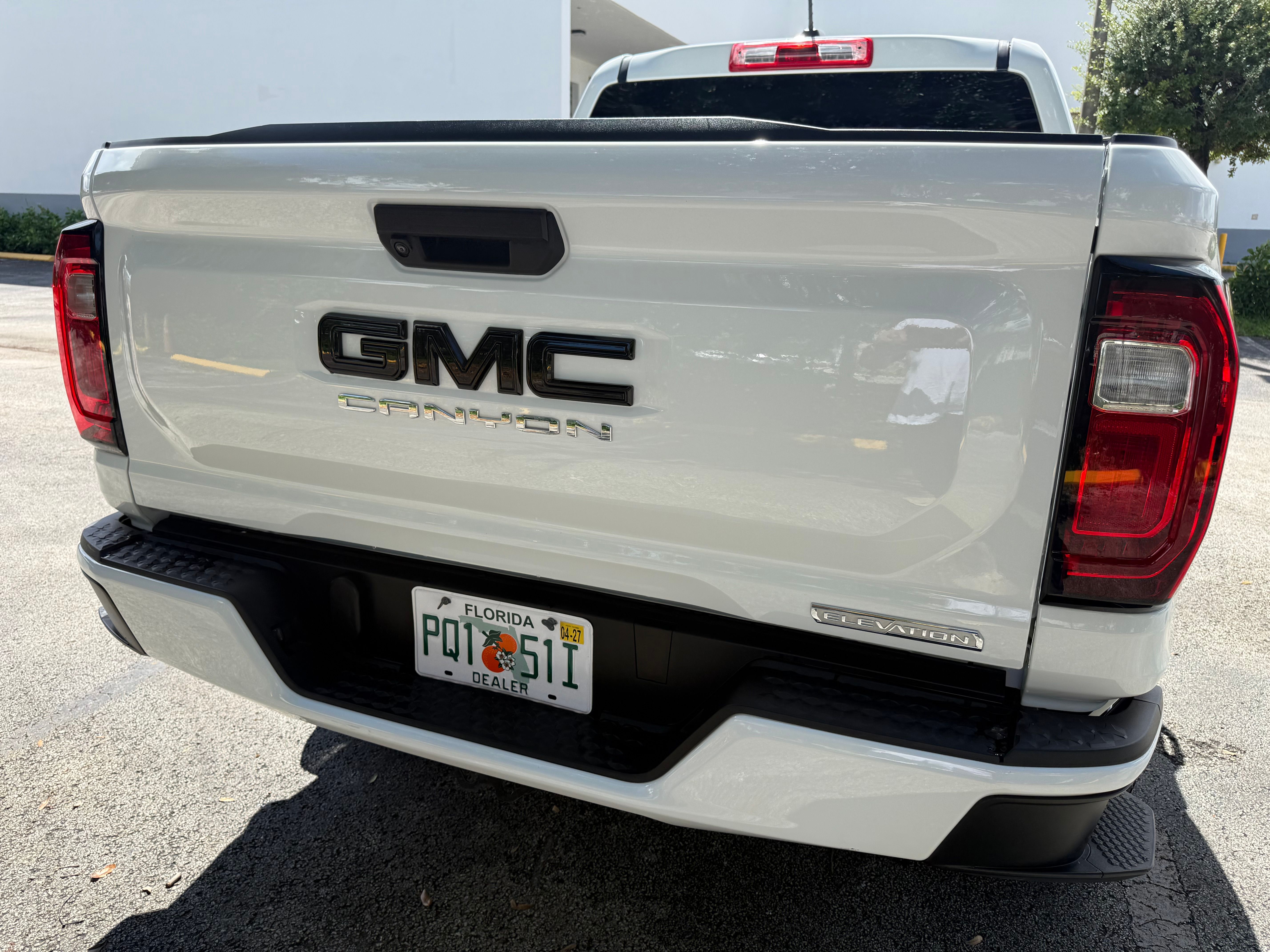 Used 2024 GMC Canyon 2WD Crew Cab Elevation image 19
