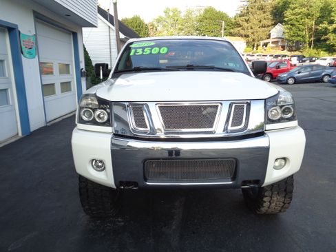 Used 2010 Nissan Titan 4x4 Crew Cab image 6