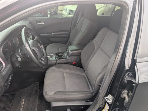Used 2017 Dodge Charger SXT AWD image 7