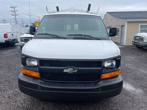 Used 2011 Chevrolet Express 2500 image 2