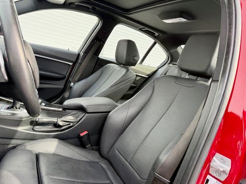 Used 2018 BMW 330i xDrive image 17