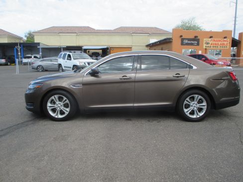Used 2015 Ford Taurus SEL FWD image 1