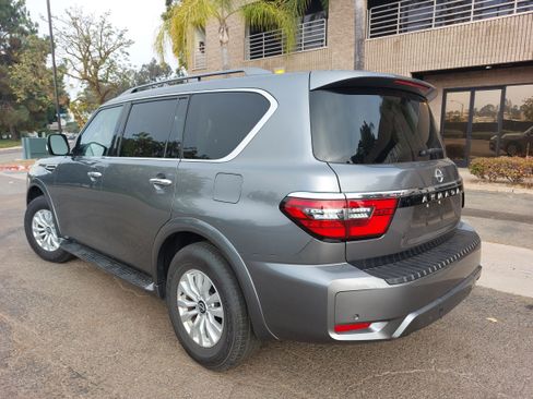 Used 2023 Nissan Armada SV image 3
