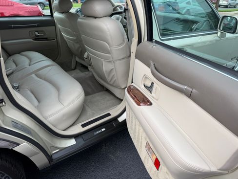 Used 1997 Lincoln Town Car Signature RWD image 23