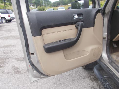 Used 2006 HUMMER H3 UNAVAIL AWD/4WD image 5