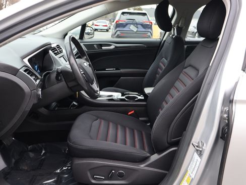 Used 2013 Ford Fusion SE image 12