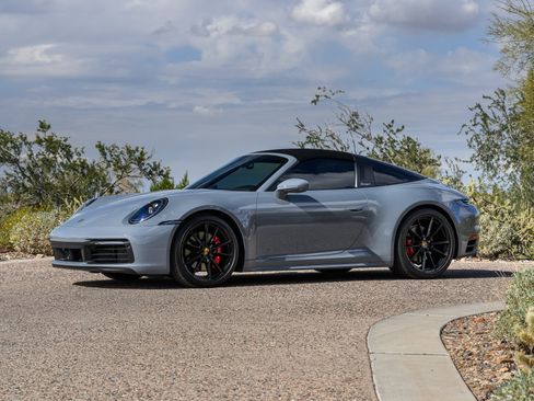 Used 2024 Porsche 911 Targa 4S image 3