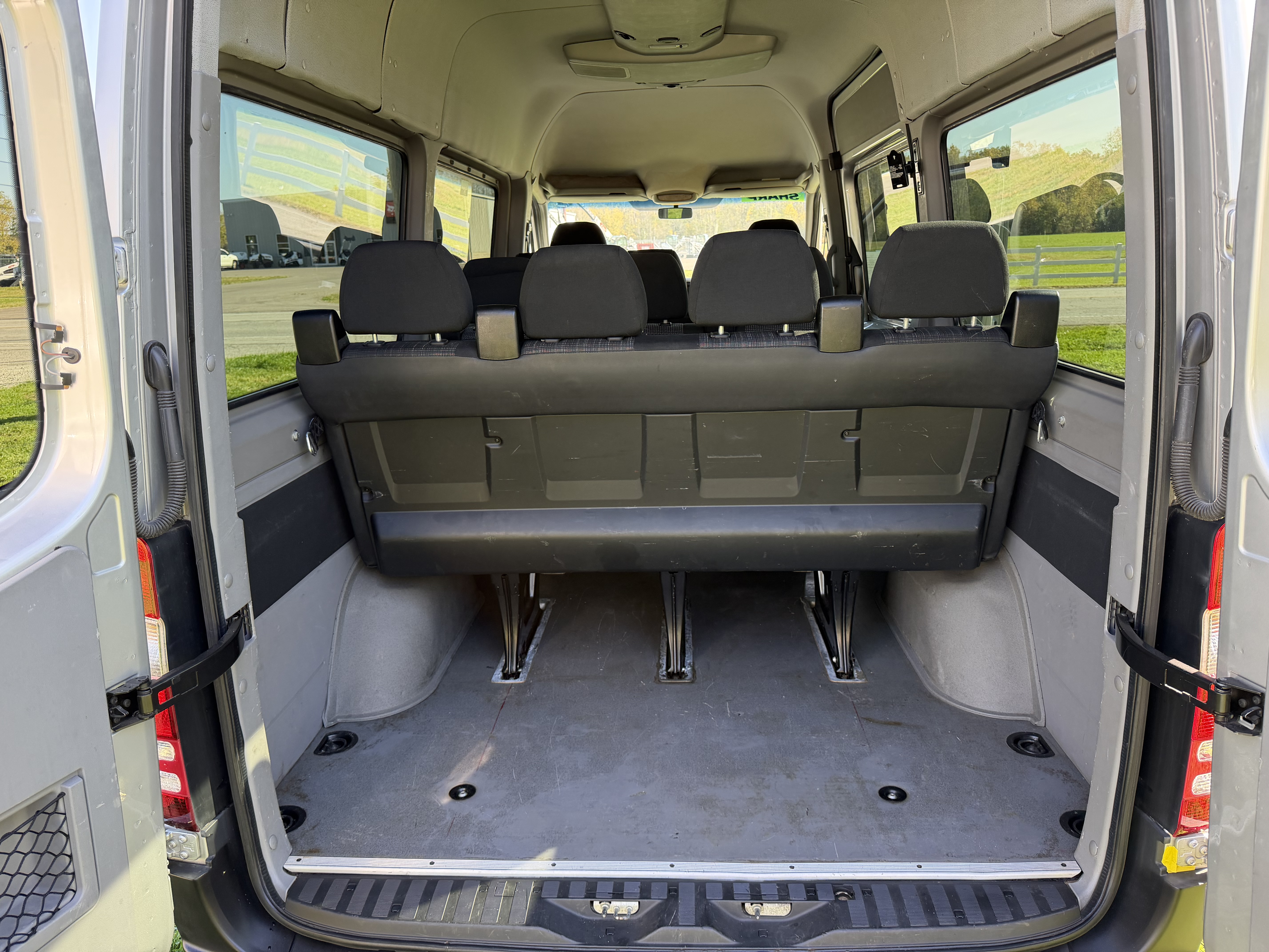 Used 2014 Mercedes-Benz Sprinter 2500 144 Passenger image 17