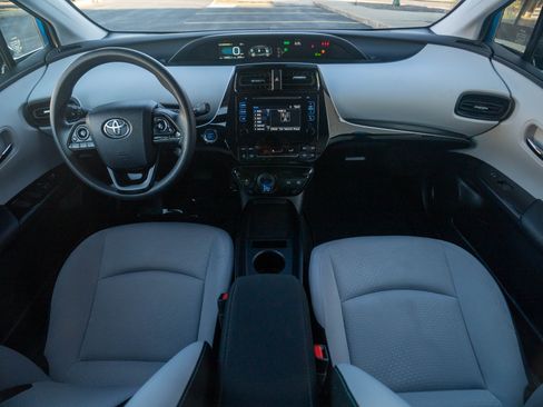 Used 2019 Toyota Prius image 30
