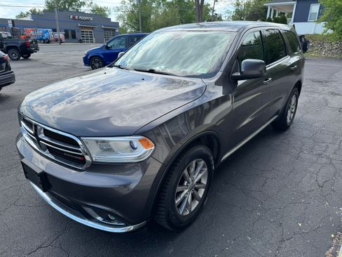Used 2016 Dodge Durango AWD SXT image 2