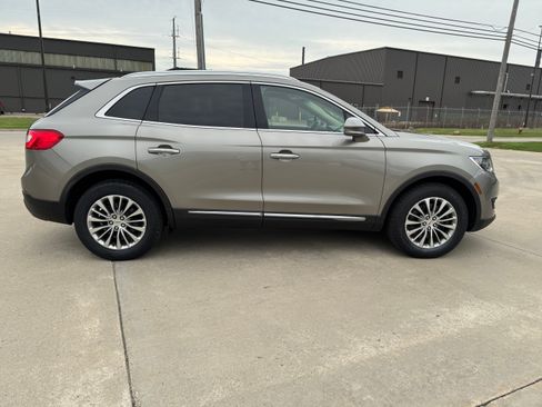 Used 2017 Lincoln MKX Select image 5