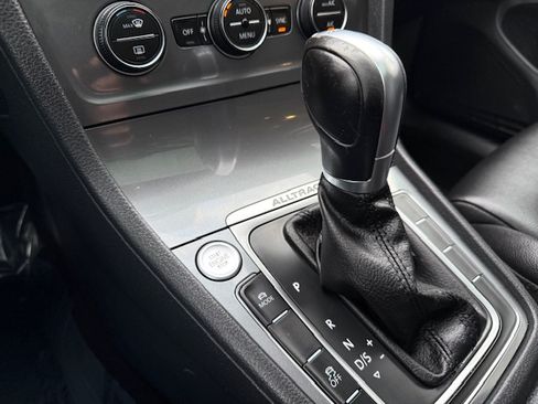 Used 2017 Volkswagen Golf Alltrack image 14