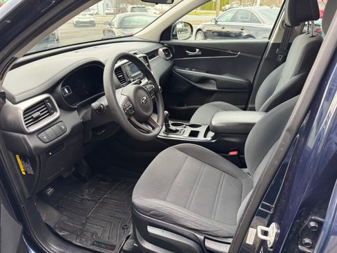 Used 2016 Kia Sorento LX image 7
