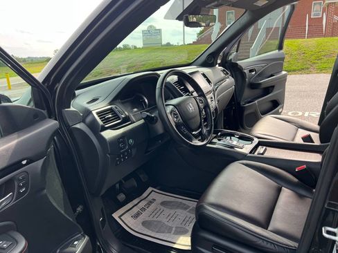 Used 2021 Honda Ridgeline AWD Black Edition image 14