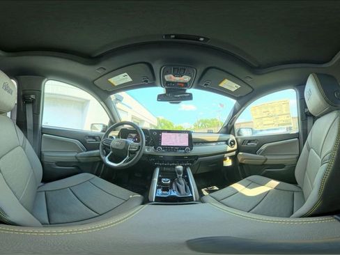 New 2025 Chevrolet Colorado ZR2 image 15