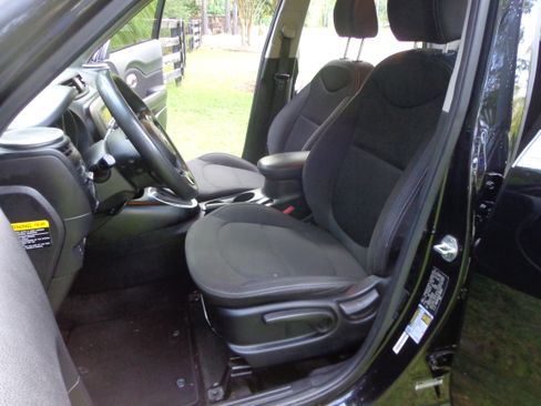 Used 2015 Kia Soul image 8