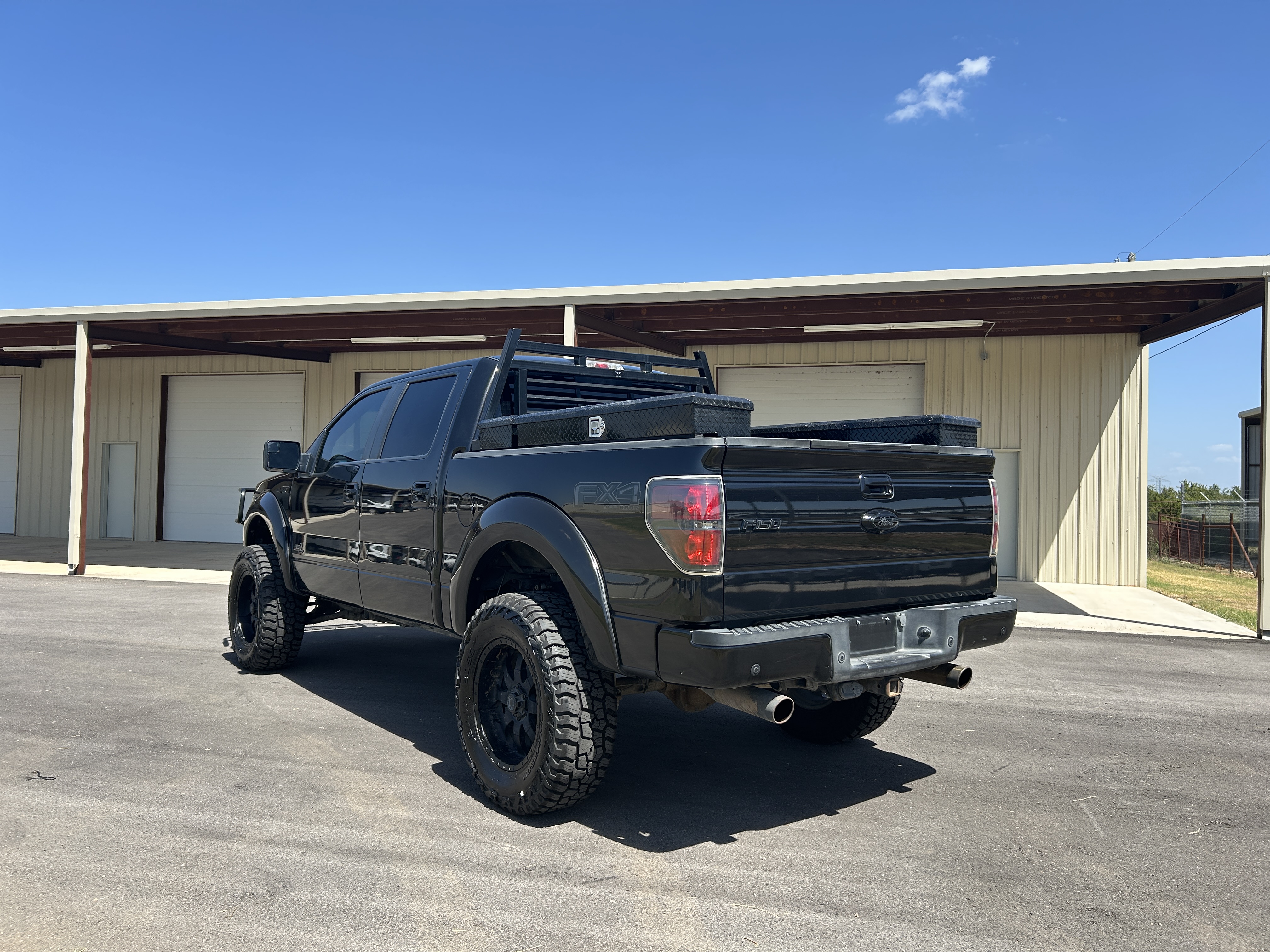Used 2014 Ford F150 4x4 SuperCrew image 3