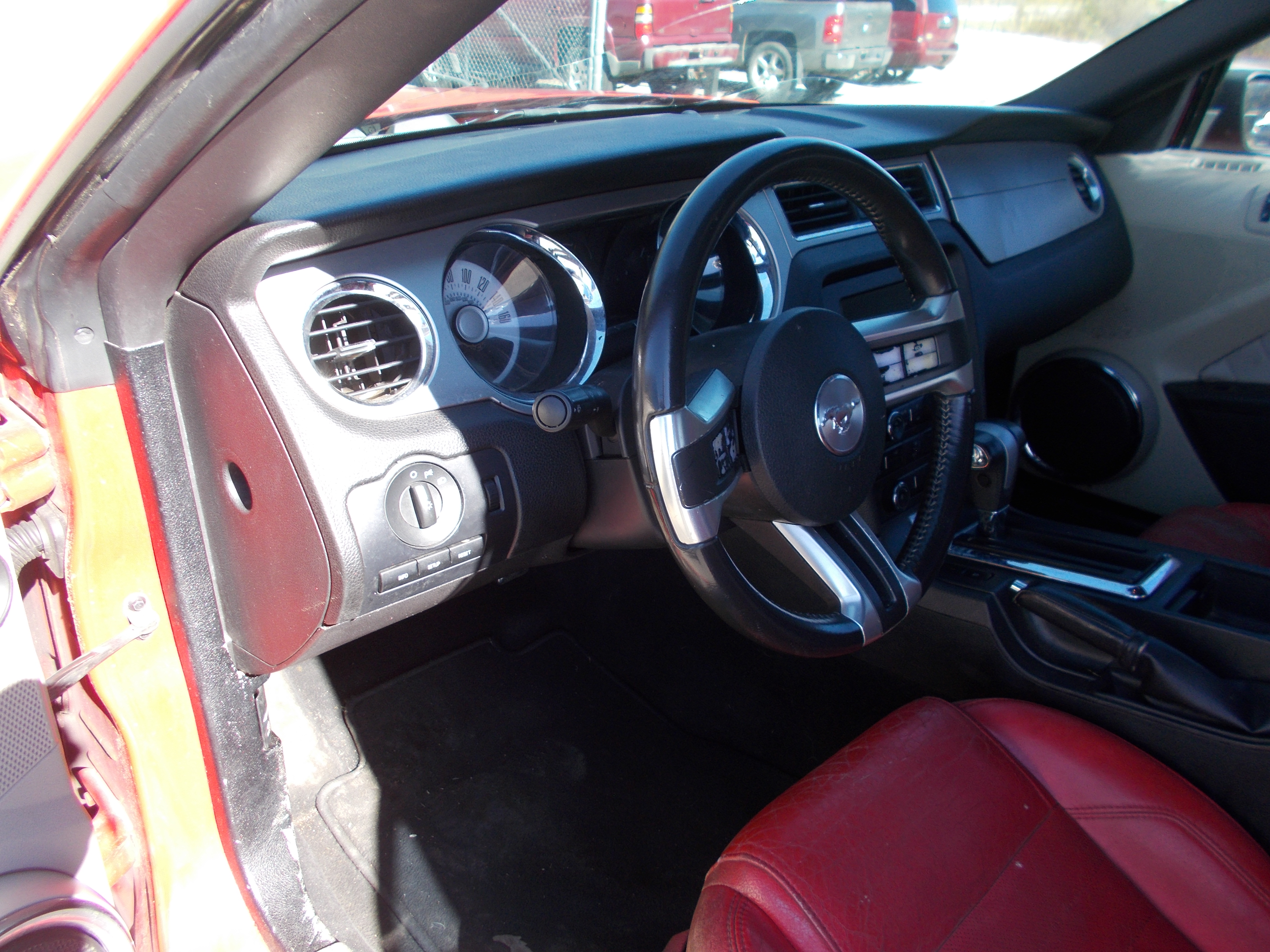 Used 2010 Ford Mustang Convertible RWD image 6