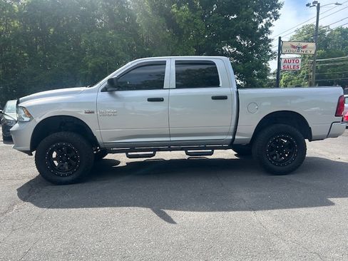 Used 2014 RAM 1500 4x4 Crew Cab ST image 2
