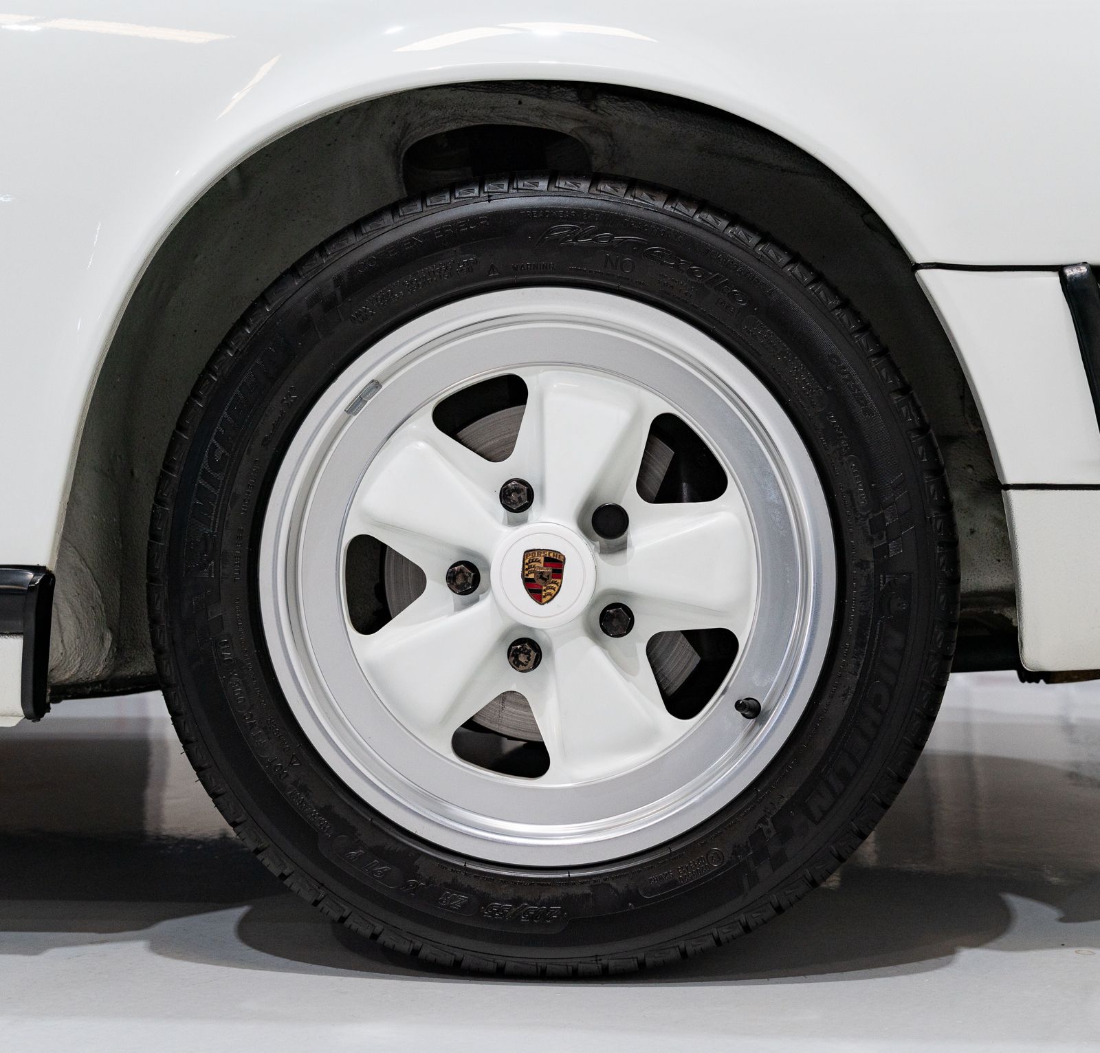 Used 1989 Porsche 911 Carrera Cabriolet RWD image 19
