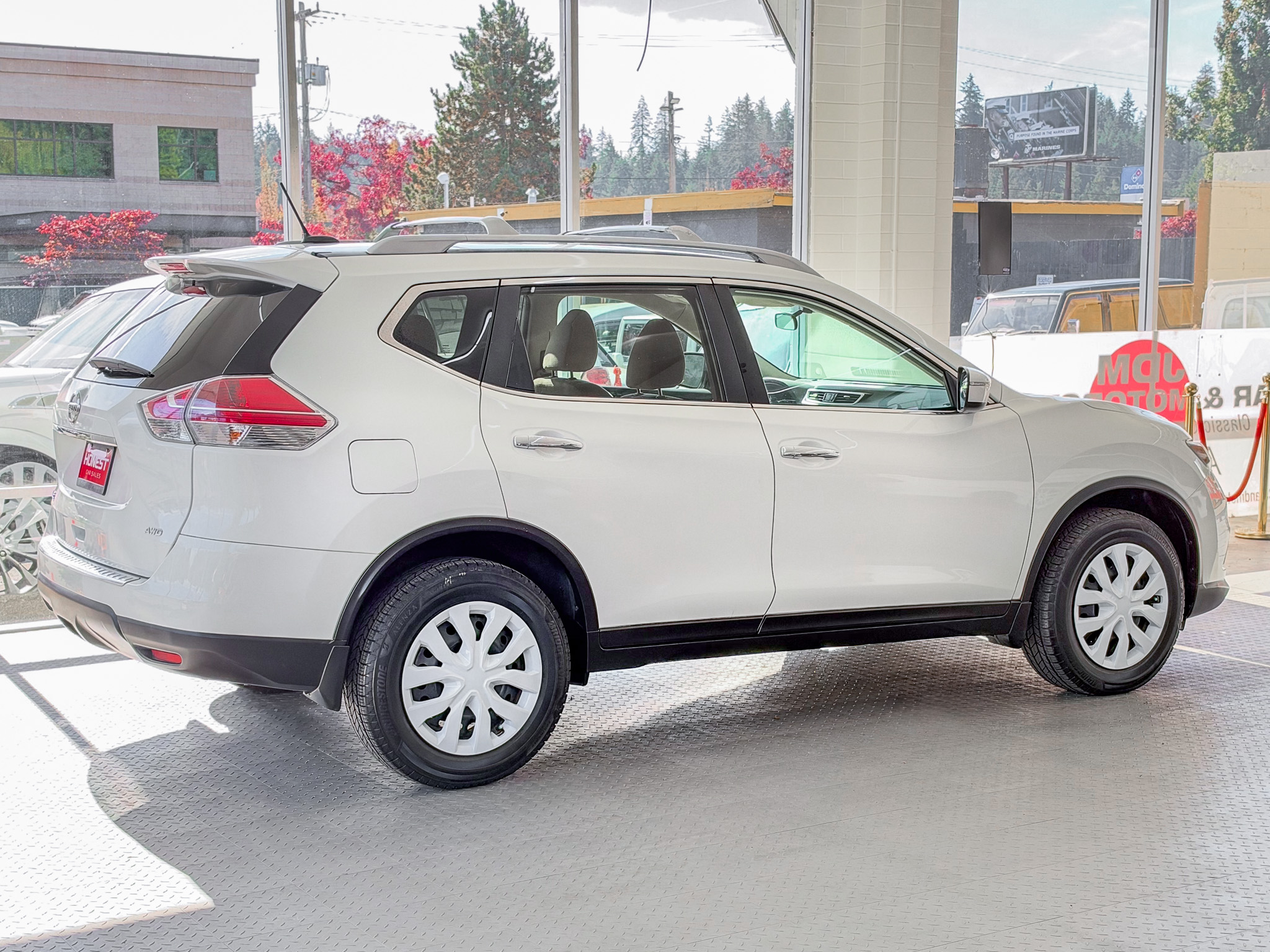 Used 2016 Nissan Rogue AWD image 4