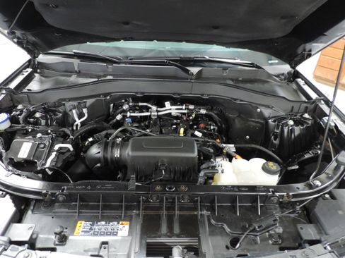 Used 2023 Ford Explorer XLT image 20