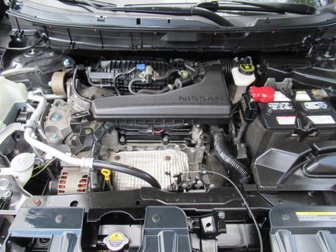 Used 2018 Nissan Rogue S image 21