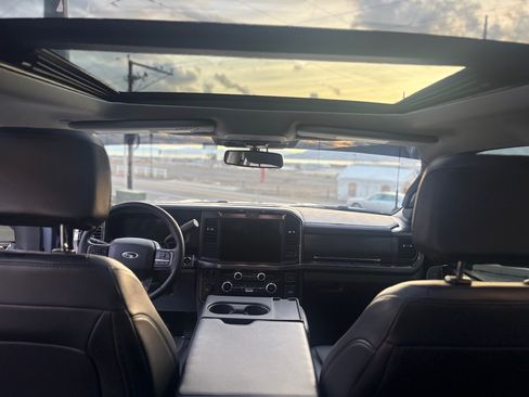 Used 2025 Ford F350 Lariat image 13