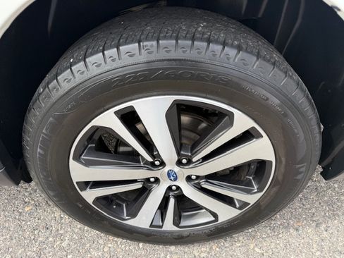 Used 2018 Subaru Outback 3.6R Limited AWD/4WD image 24