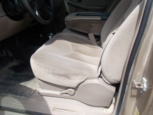 Used 2007 GMC Sierra 1500 4x4 Regular Cab image 8