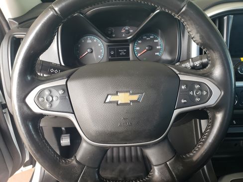 Used 2022 Chevrolet Colorado 2WD Extended Cab LT image 10