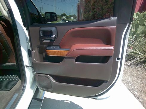 Used 2016 Chevrolet Silverado 1500 High Country AWD/4WD image 11