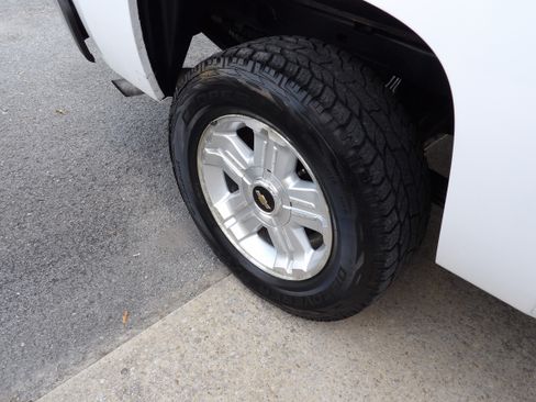 Used 2013 Chevrolet Silverado 1500 LT Z71 image 19